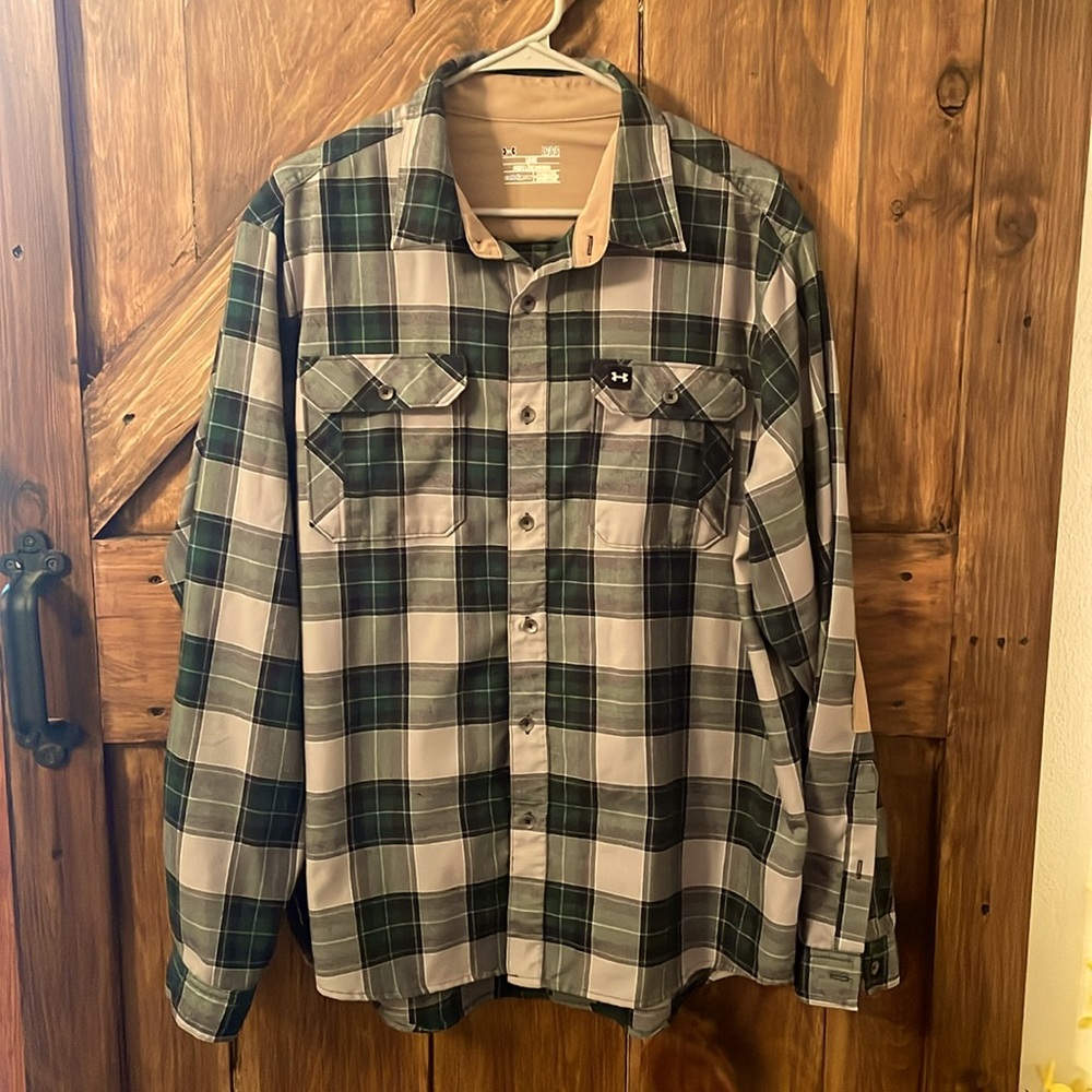Under Armour Large Green Button Down Cold gear Loose